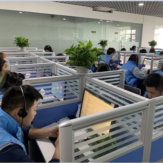 上海电话呼叫中心公司绩效管理强调的是管理人员和员工双向的沟通，不是单向的由领导进行的某件事，当然通常绩效沟通是由管理人员发起的。